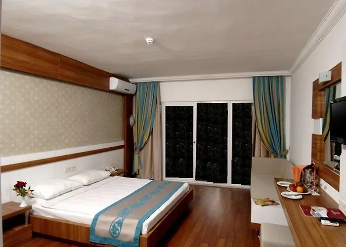 Maya Golf (adults Only) シダ